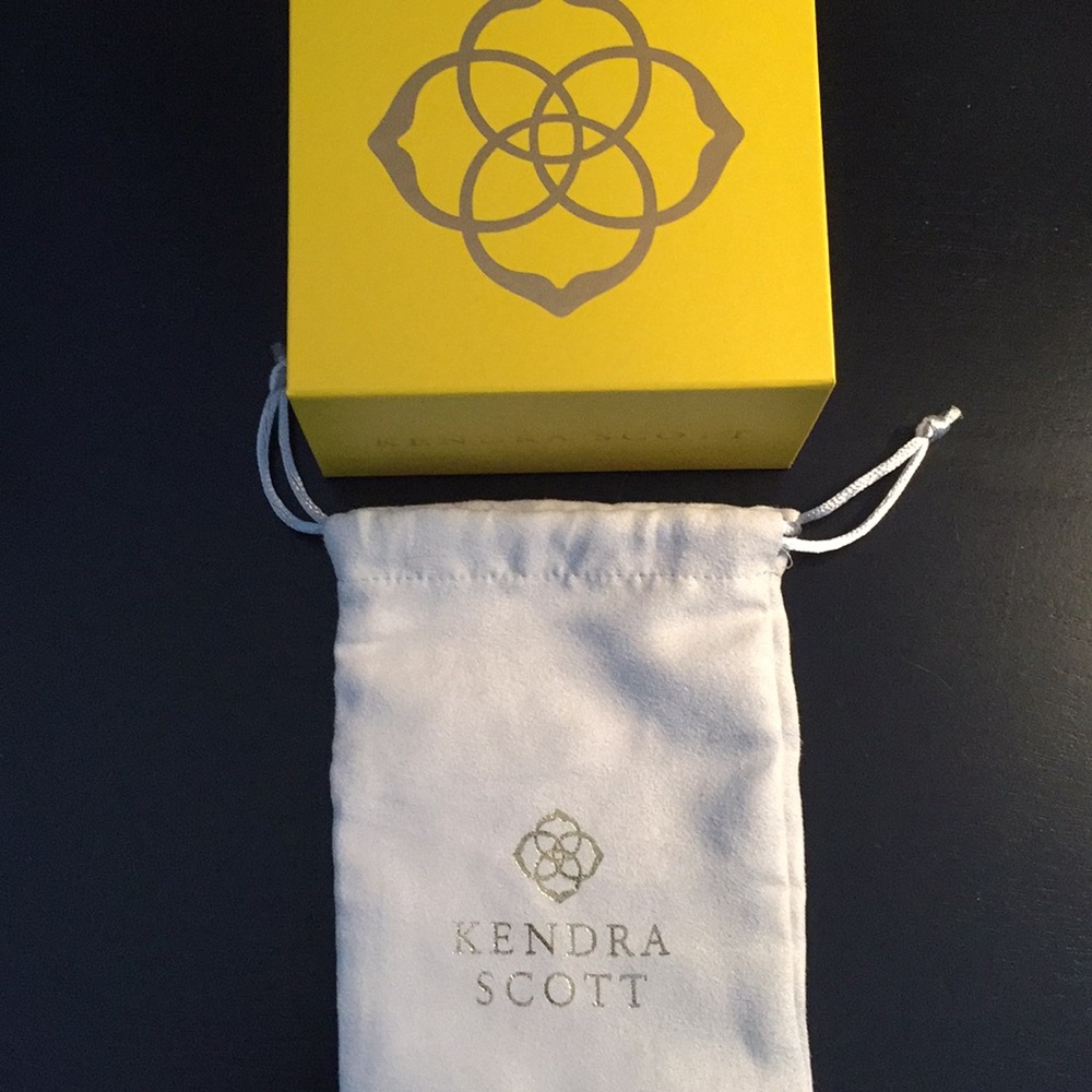 Kendra Scott box and dust bag